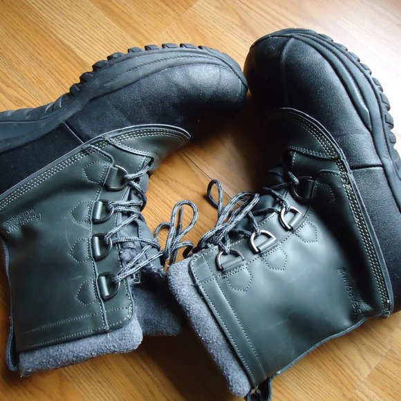 SIZE 11. BearPaw waterproof winter snow boots.